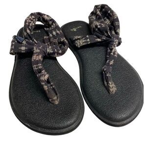 Sanuk girls yoga sling two printed sandal size 5 ￼￼